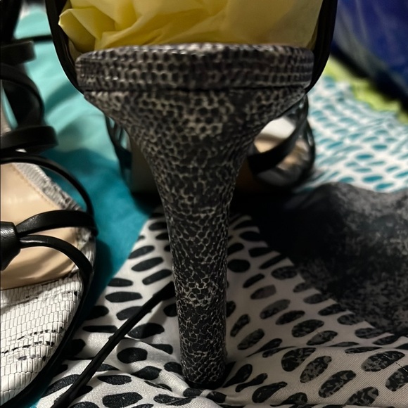 Vince Camuto Black Lace-Up Sandals - Picture 5 of 7